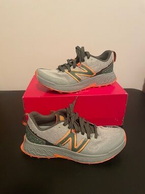 New Balance Fresh Foam X Hierro v7 Trail Running Silver/Olive Green Womens 11 JB